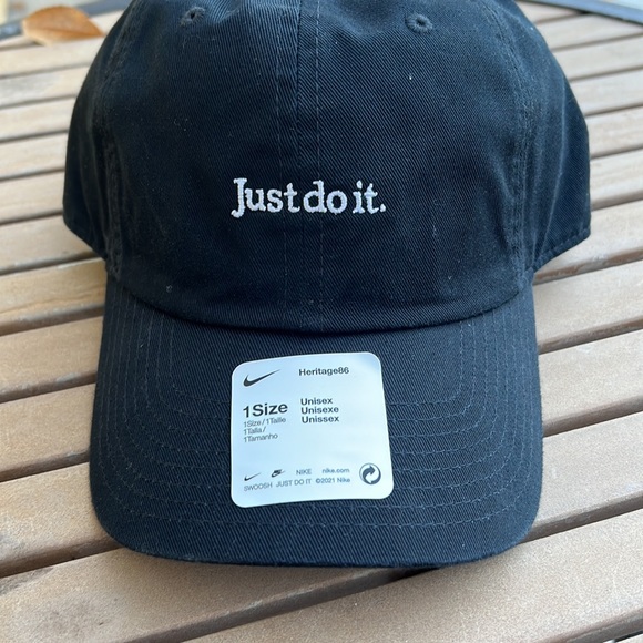 Nike Accessories Nike Sportswear Heritage86 Just Do It Black Dad